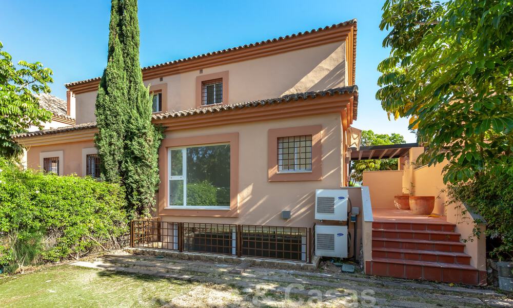 Maison jumelée à vendre dans une résidence fermée sur le Golden Mile à Marbella 30863