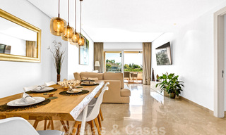 Appartement de luxe intemporel à vendre, avec vue sur la mer, sur le Golden Mile, entre Puerto Banus et Marbella 30882 