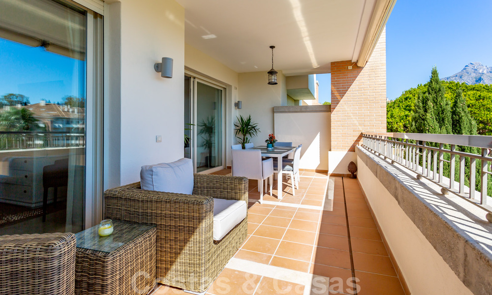 Appartement de luxe intemporel à vendre, avec vue sur la mer, sur le Golden Mile, entre Puerto Banus et Marbella 30903