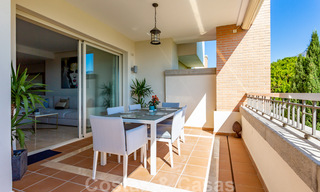 Appartement de luxe intemporel à vendre, avec vue sur la mer, sur le Golden Mile, entre Puerto Banus et Marbella 30905 