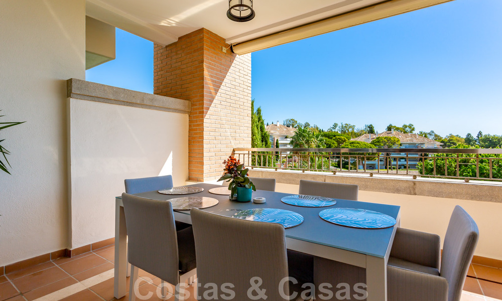 Appartement de luxe intemporel à vendre, avec vue sur la mer, sur le Golden Mile, entre Puerto Banus et Marbella 30907