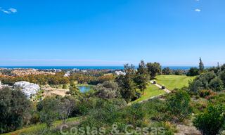 Villa moderne à vendre, en première ligne du golf avec vue panoramique sur la montagne, le golf et la mer à Benahavis - Marbella 31014 
