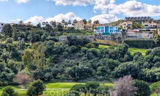 Villa moderne à vendre, en première ligne du golf avec vue panoramique sur la montagne, le golf et la mer à Benahavis - Marbella 31019 