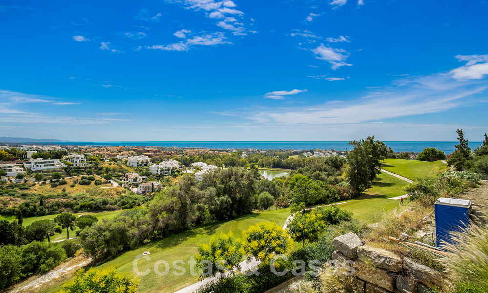 Villa moderne à vendre, en première ligne du golf avec vue panoramique sur la montagne, le golf et la mer à Benahavis - Marbella 42254