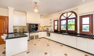 Villa de campagne classique de style méditerranéen à vendre sur le New Golden Mile, près de la plage et du centre d'Estepona 31391 