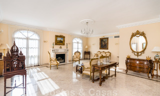 Villa de campagne classique de style méditerranéen à vendre sur le New Golden Mile, près de la plage et du centre d'Estepona 31397 