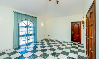 Villa de campagne classique de style méditerranéen à vendre sur le New Golden Mile, près de la plage et du centre d'Estepona 31408 