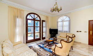 Villa de campagne classique de style méditerranéen à vendre sur le New Golden Mile, près de la plage et du centre d'Estepona 31410 