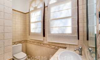 Villa de campagne classique de style méditerranéen à vendre sur le New Golden Mile, près de la plage et du centre d'Estepona 31411 