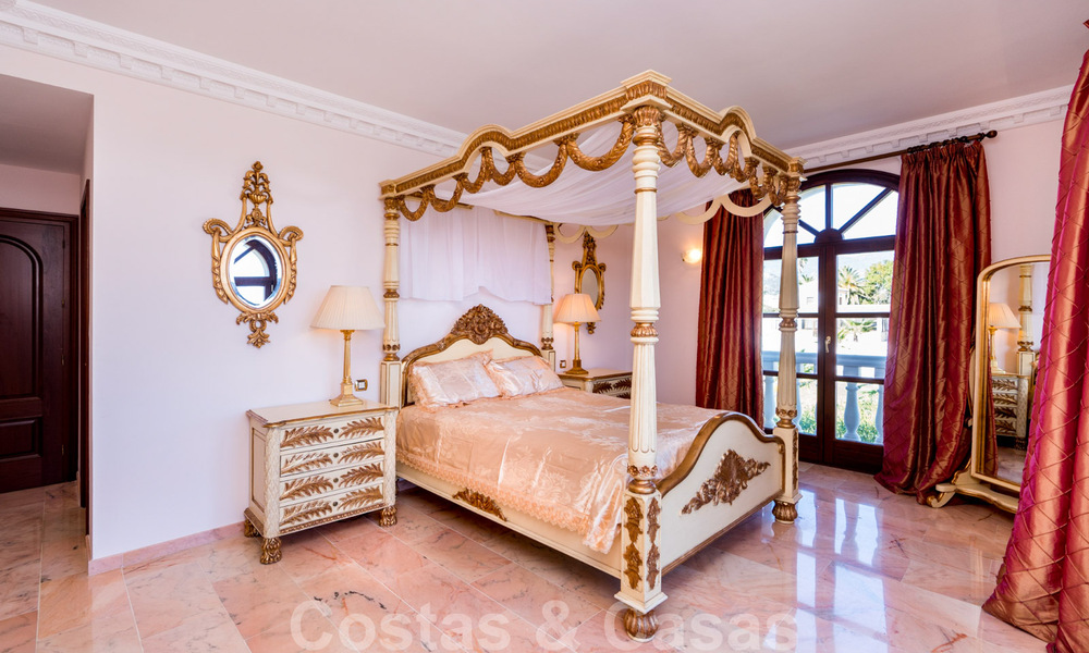 Villa de campagne classique de style méditerranéen à vendre sur le New Golden Mile, près de la plage et du centre d'Estepona 31412