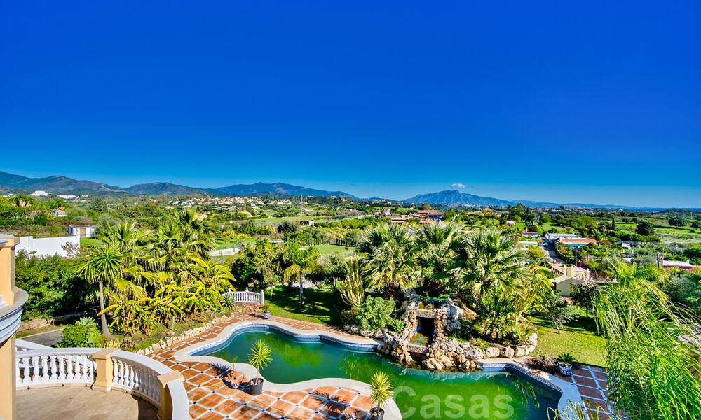 Villa de campagne classique de style méditerranéen à vendre sur le New Golden Mile, près de la plage et du centre d'Estepona 31415