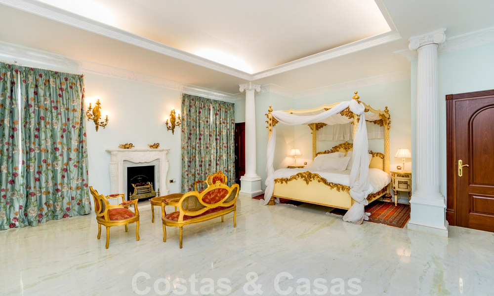 Villa de campagne classique de style méditerranéen à vendre sur le New Golden Mile, près de la plage et du centre d'Estepona 31423