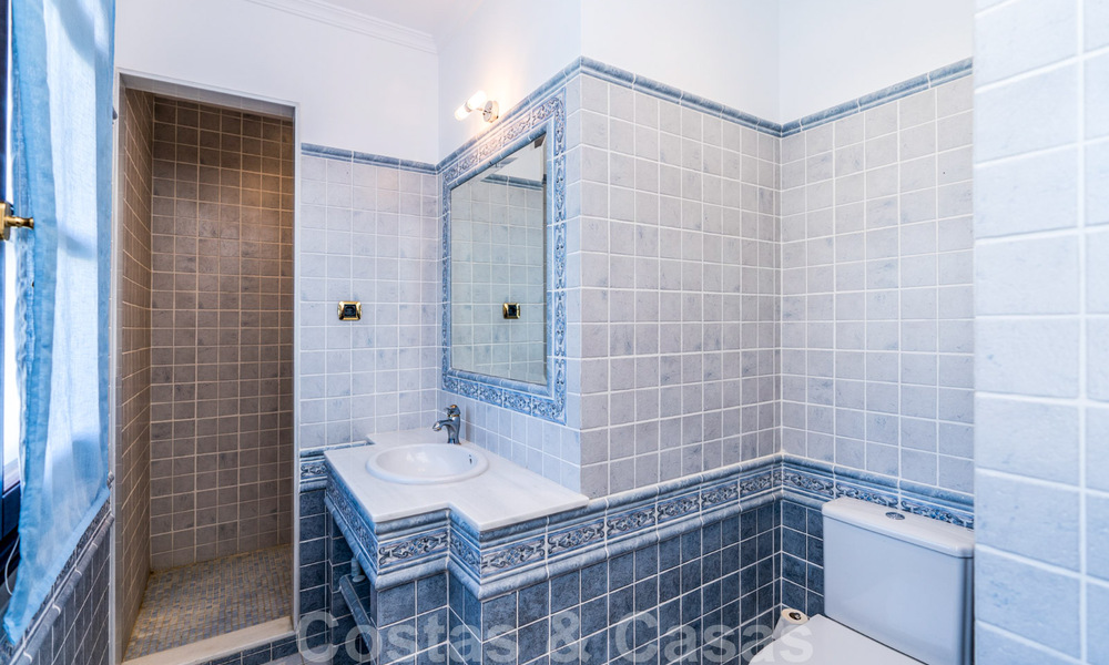 Villa de campagne classique de style méditerranéen à vendre sur le New Golden Mile, près de la plage et du centre d'Estepona 31424