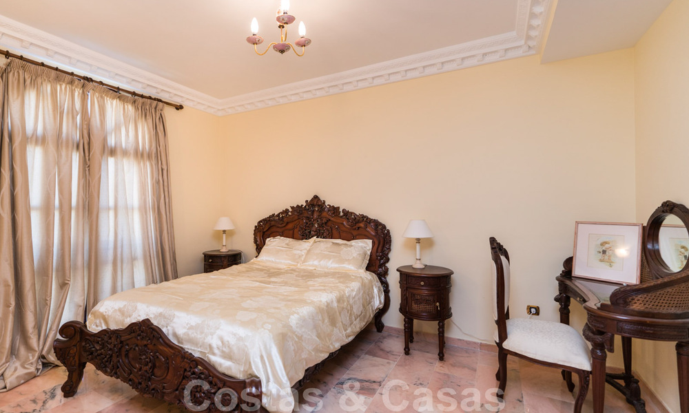 Villa de campagne classique de style méditerranéen à vendre sur le New Golden Mile, près de la plage et du centre d'Estepona 31427