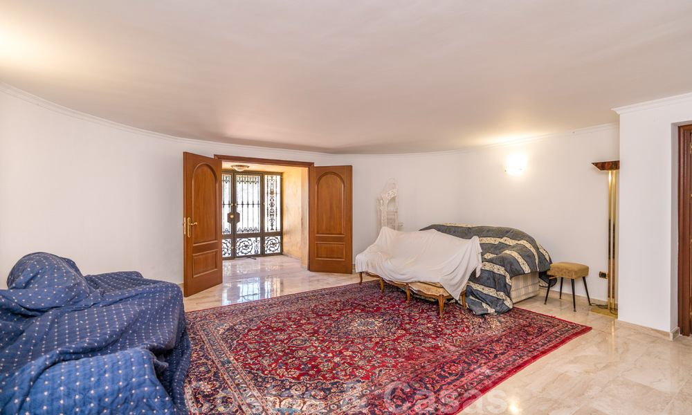 Villa de campagne classique de style méditerranéen à vendre sur le New Golden Mile, près de la plage et du centre d'Estepona 31431