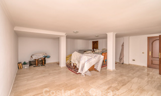 Villa de campagne classique de style méditerranéen à vendre sur le New Golden Mile, près de la plage et du centre d'Estepona 31432 
