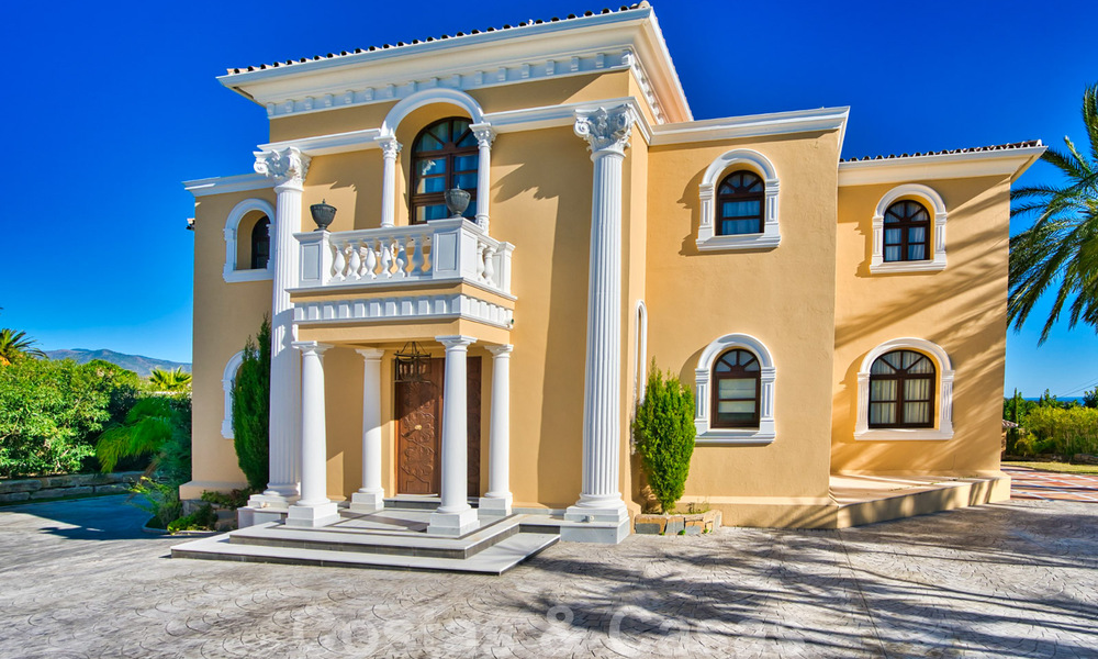 Villa de campagne classique de style méditerranéen à vendre sur le New Golden Mile, près de la plage et du centre d'Estepona 31437