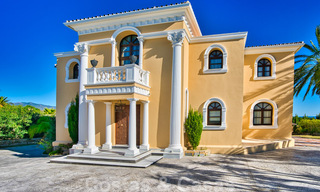 Villa de campagne classique de style méditerranéen à vendre sur le New Golden Mile, près de la plage et du centre d'Estepona 31437 
