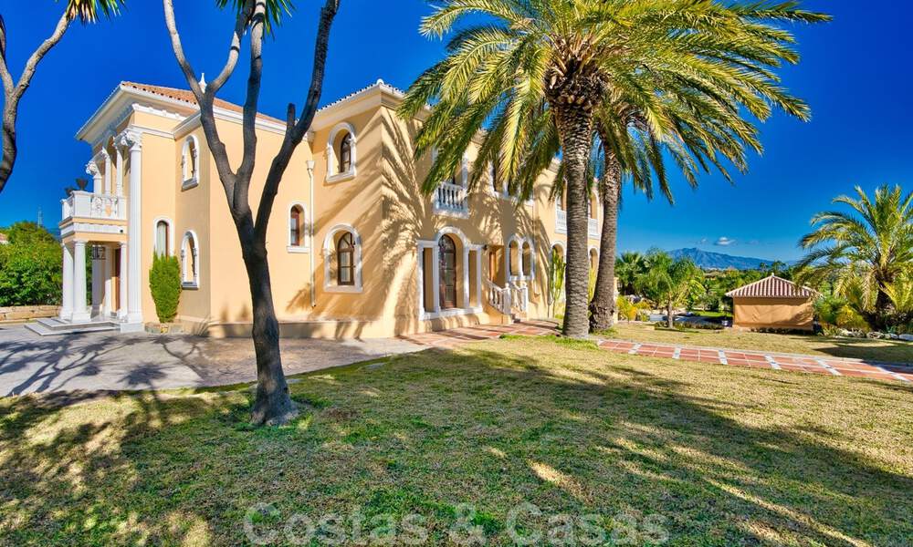 Villa de campagne classique de style méditerranéen à vendre sur le New Golden Mile, près de la plage et du centre d'Estepona 31441