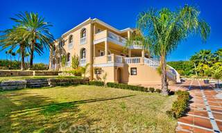 Villa de campagne classique de style méditerranéen à vendre sur le New Golden Mile, près de la plage et du centre d'Estepona 31442 