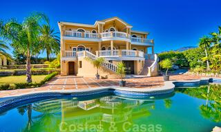 Villa de campagne classique de style méditerranéen à vendre sur le New Golden Mile, près de la plage et du centre d'Estepona 31443 