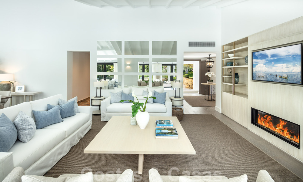 Prêt à emménager dans une villa de luxe entièrement rénovée dans une zone résidentielle sécurisée et fermée, à vendre à Nueva Andalucia, Marbella 31221