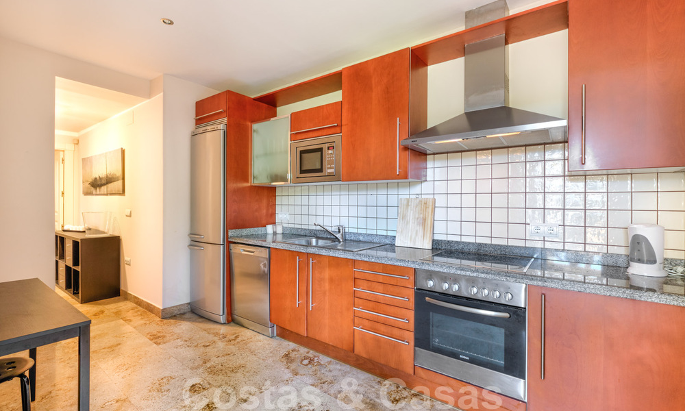 Spacieux appartement avec une grande terrasse à vendre dans un complexe sur le Golden Mile à Marbella 31357