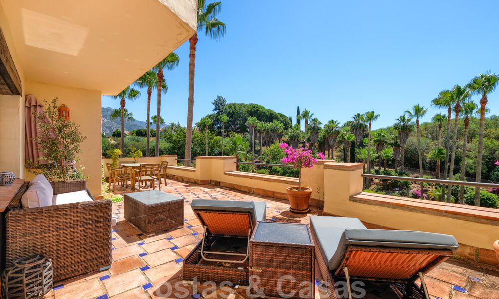Spacieux appartement avec une grande terrasse à vendre dans un complexe sur le Golden Mile à Marbella 31360