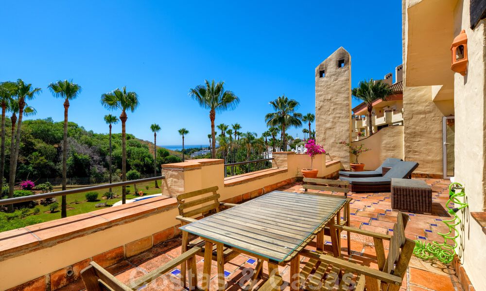 Spacieux appartement avec une grande terrasse à vendre dans un complexe sur le Golden Mile à Marbella 31362
