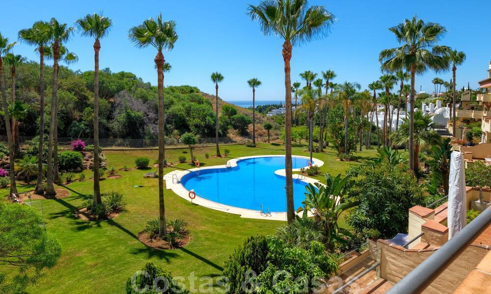 Spacieux appartement avec une grande terrasse à vendre dans un complexe sur le Golden Mile à Marbella 31363