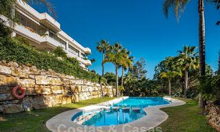 Spacieux appartement de luxe avec une grande terrasse dans une petite résidence sur le Golden Mile à vendre à Marbella 31451 