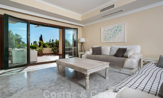 Spacieux appartement de luxe avec une grande terrasse dans une petite résidence sur le Golden Mile à vendre à Marbella 31453 