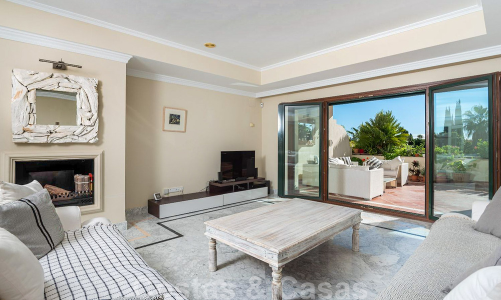 Spacieux appartement de luxe avec une grande terrasse dans une petite résidence sur le Golden Mile à vendre à Marbella 31455
