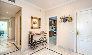 Spacieux appartement de luxe avec une grande terrasse dans une petite résidence sur le Golden Mile à vendre à Marbella 31459 