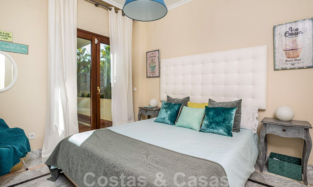 Spacieux appartement de luxe avec une grande terrasse dans une petite résidence sur le Golden Mile à vendre à Marbella 31463