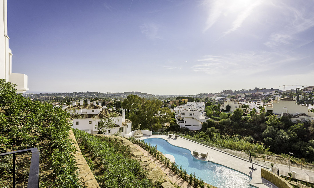 Prêt à emménager, nouveau penthouse de luxe à vendre avec vue panoramique sur la mer dans un développement exclusif à Nueva Andalucia à Marbella 31564