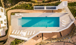 Prêt à emménager, nouveau penthouse de luxe à vendre avec vue panoramique sur la mer dans un développement exclusif à Nueva Andalucia à Marbella 32007 