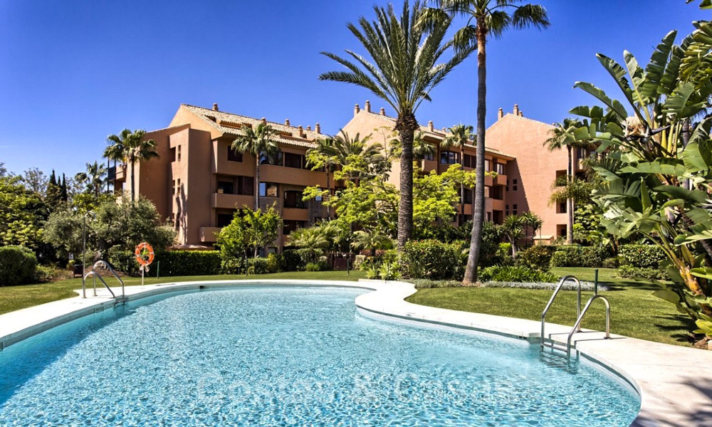 Appartement de luxe à vendre près de la plage dans un complexe prestigieux, juste à l'est du centre de Marbella 31622