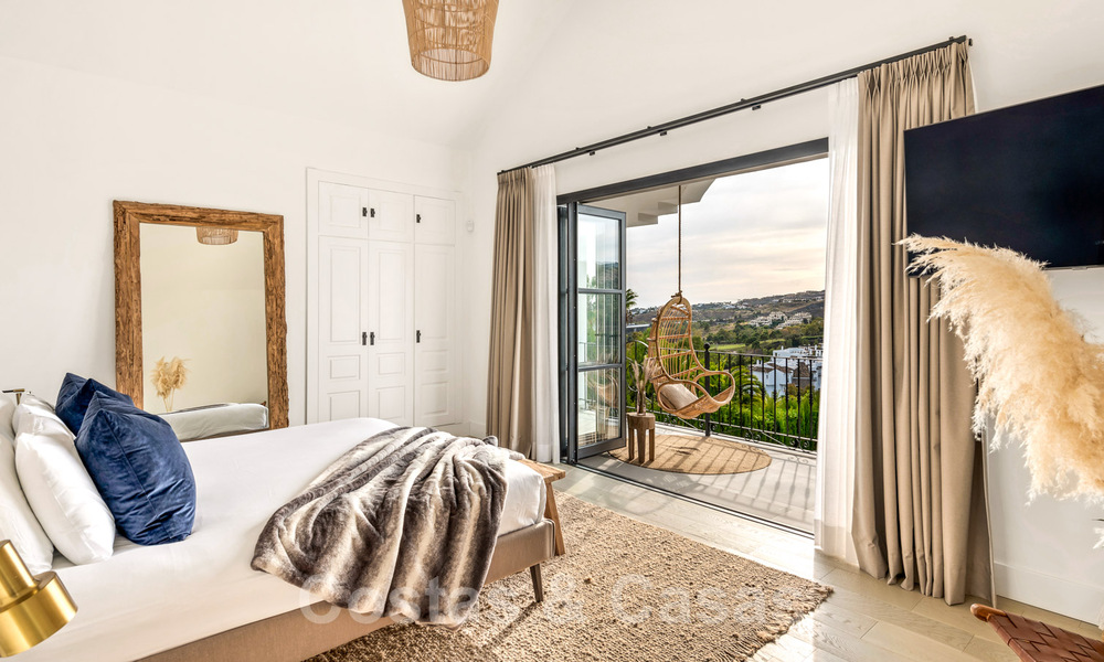 Villa de style scandinave magnifiquement rénovée, avec de belles vues sur la mer, à vendre à Benahavis - Marbella 31693