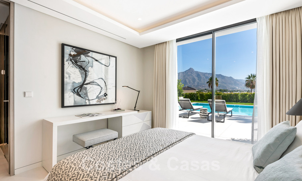 Villa de luxe rénovée dans un style contemporain à vendre, à proximité des commodités dans la vallée du golf de Nueva Andalucia, Marbella 31733