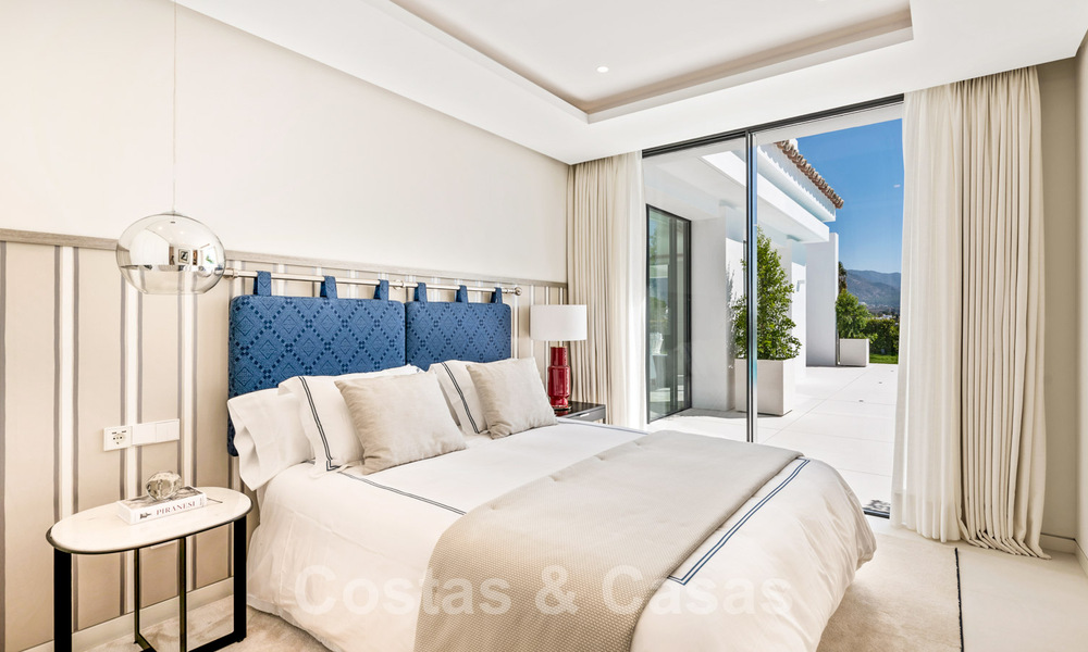Villa de luxe rénovée dans un style contemporain à vendre, à proximité des commodités dans la vallée du golf de Nueva Andalucia, Marbella 31735