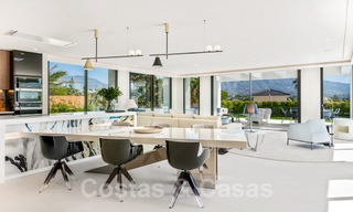Villa de luxe rénovée dans un style contemporain à vendre, à proximité des commodités dans la vallée du golf de Nueva Andalucia, Marbella 31737 