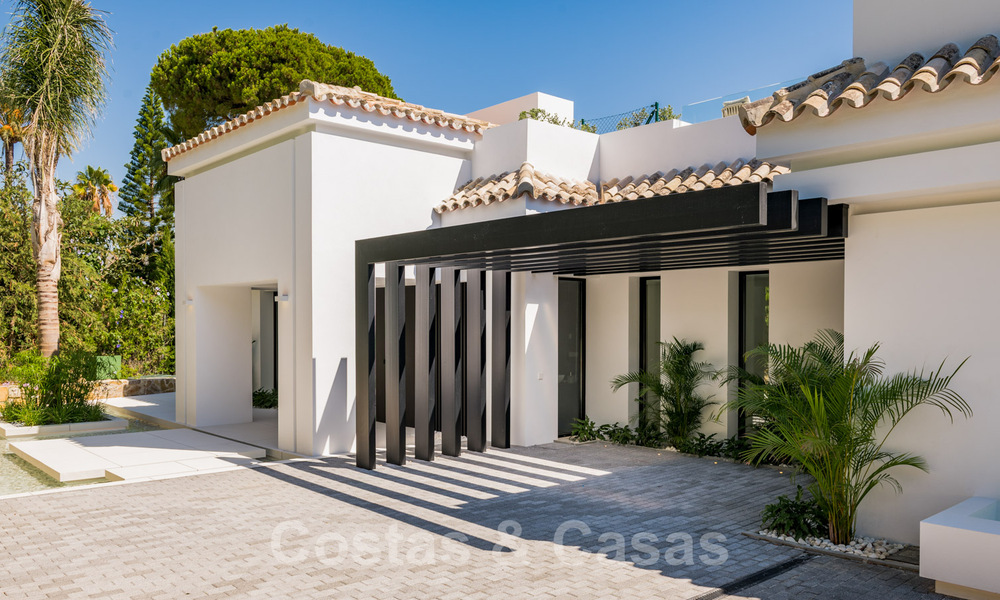 Villa de luxe rénovée dans un style contemporain à vendre, à proximité des commodités dans la vallée du golf de Nueva Andalucia, Marbella 31744