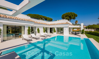 Villa de luxe rénovée dans un style contemporain à vendre, à proximité des commodités dans la vallée du golf de Nueva Andalucia, Marbella 31746 