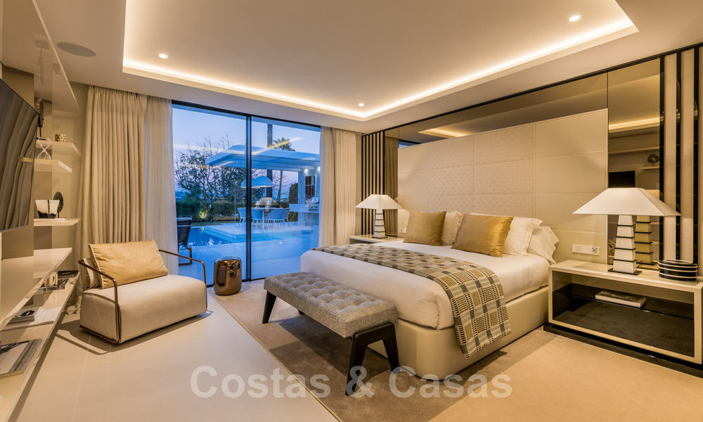 Villa de luxe rénovée dans un style contemporain à vendre, à proximité des commodités dans la vallée du golf de Nueva Andalucia, Marbella 31767