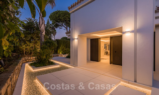 Villa de luxe rénovée dans un style contemporain à vendre, à proximité des commodités dans la vallée du golf de Nueva Andalucia, Marbella 31782 