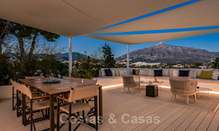 Villa de luxe rénovée dans un style contemporain à vendre, à proximité des commodités dans la vallée du golf de Nueva Andalucia, Marbella 31784 