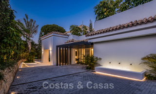 Villa de luxe rénovée dans un style contemporain à vendre, à proximité des commodités dans la vallée du golf de Nueva Andalucia, Marbella 31785 