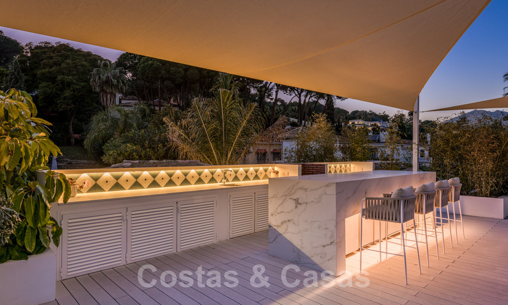 Villa de luxe rénovée dans un style contemporain à vendre, à proximité des commodités dans la vallée du golf de Nueva Andalucia, Marbella 31787