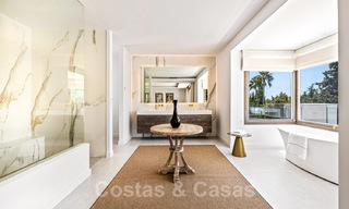 Villa luxueuse à vendre dans un style intemporel, à proximité des commodités et un terrain de golf sur le New Golden Mile entre Marbella et Estepona 31795 